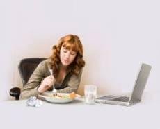 Изображение из статьи: Уж лучше бы мы обедали в туалете…